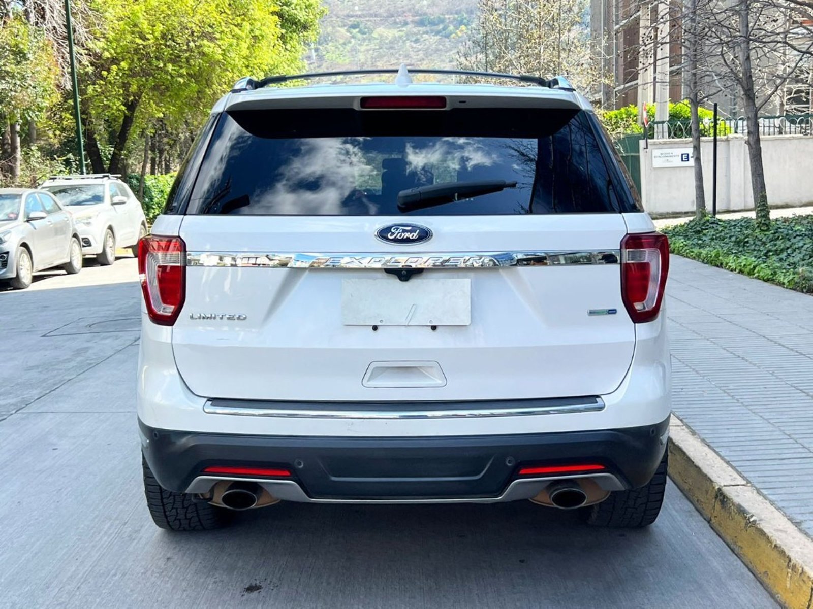 Ford EXPLORER LIMITED 4X4 2.3 2018 - Foto 5 de 10