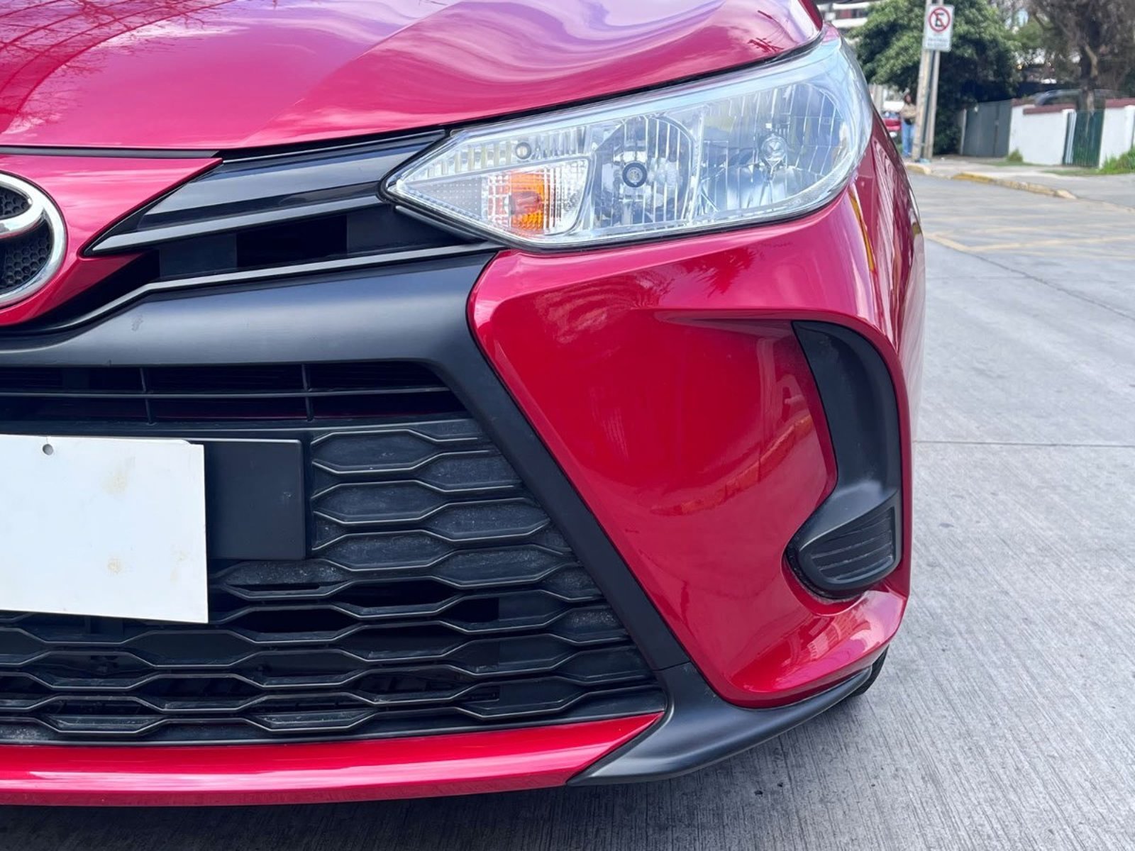 Toyota YARIS XLI 1.5 MT 2022 - Imagen 6 de 10