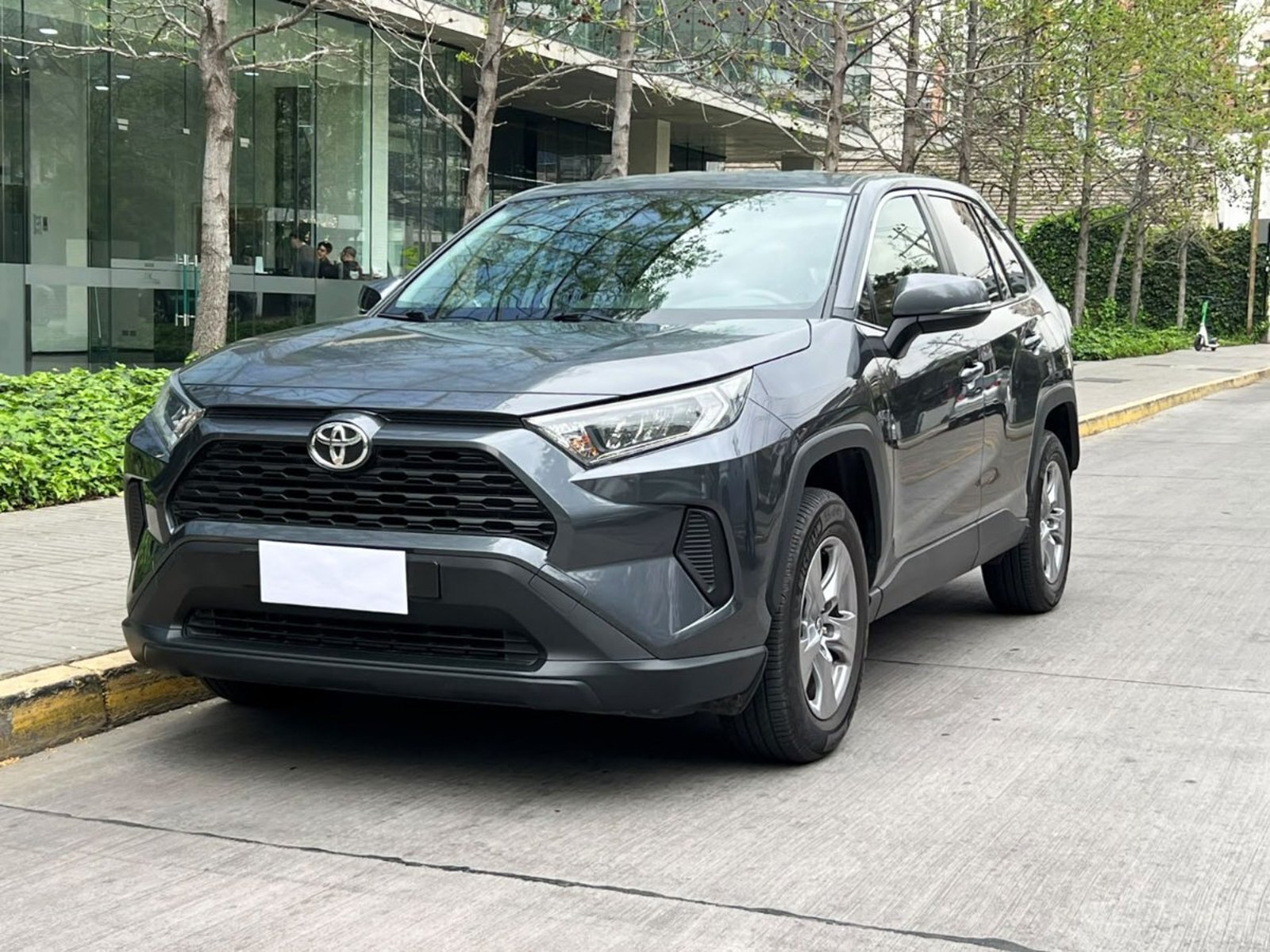 Toyota RAV 4 LE 2.0 MT 2022 - Foto 2 de 10