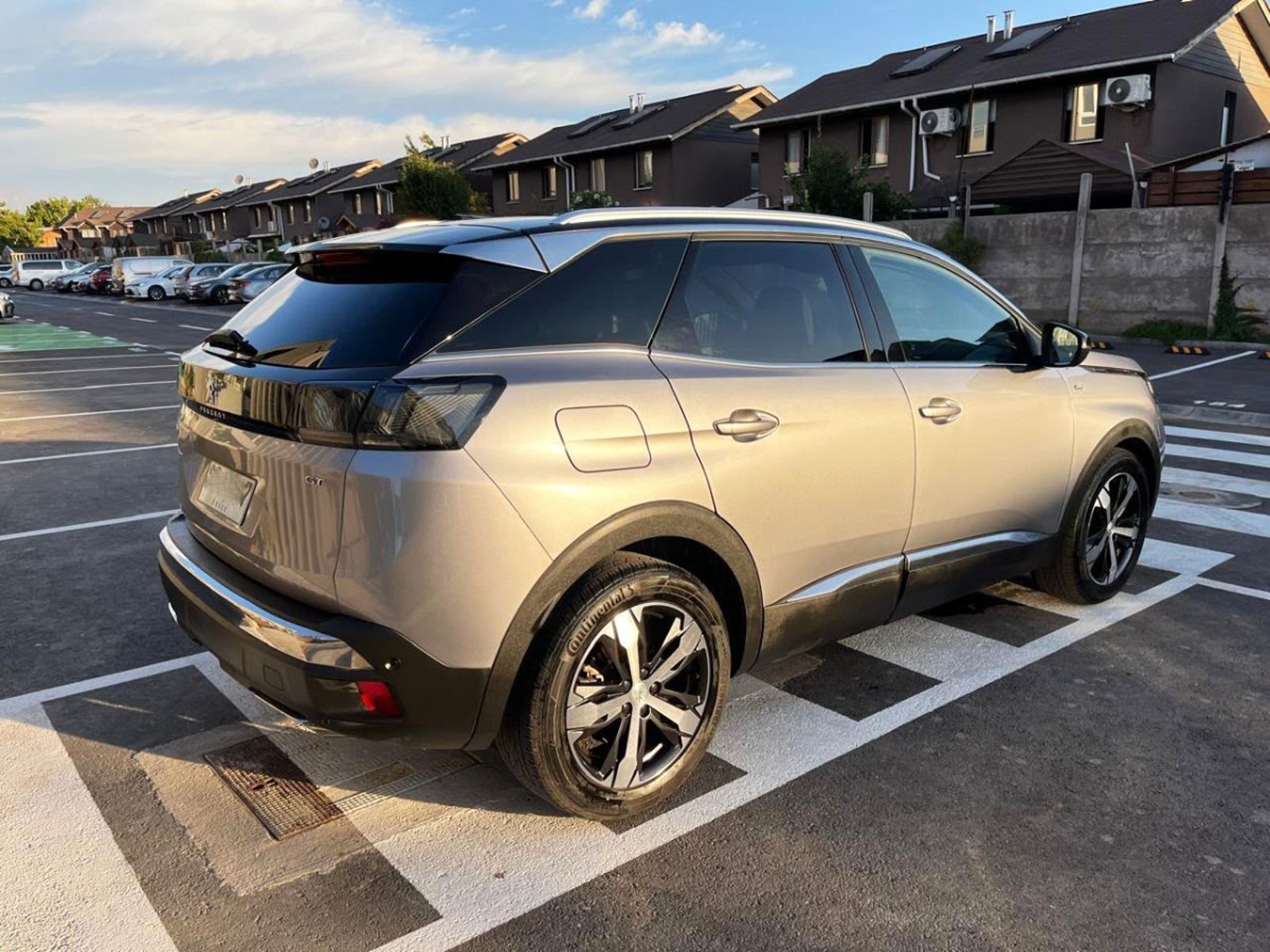 Peugeot 3008 GT EAT8 1.6 AT 2022 - Imagen 6 de 10