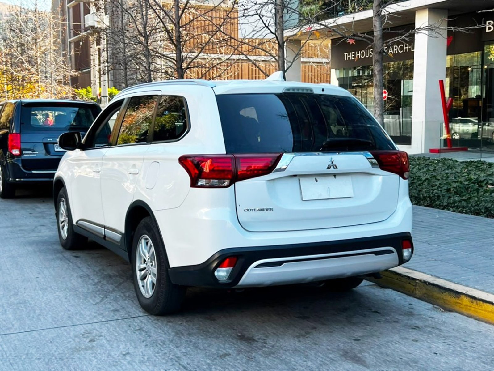 Mitsubishi OUTLANDER 2.0 MT 2022 - Imagen 6 de 10