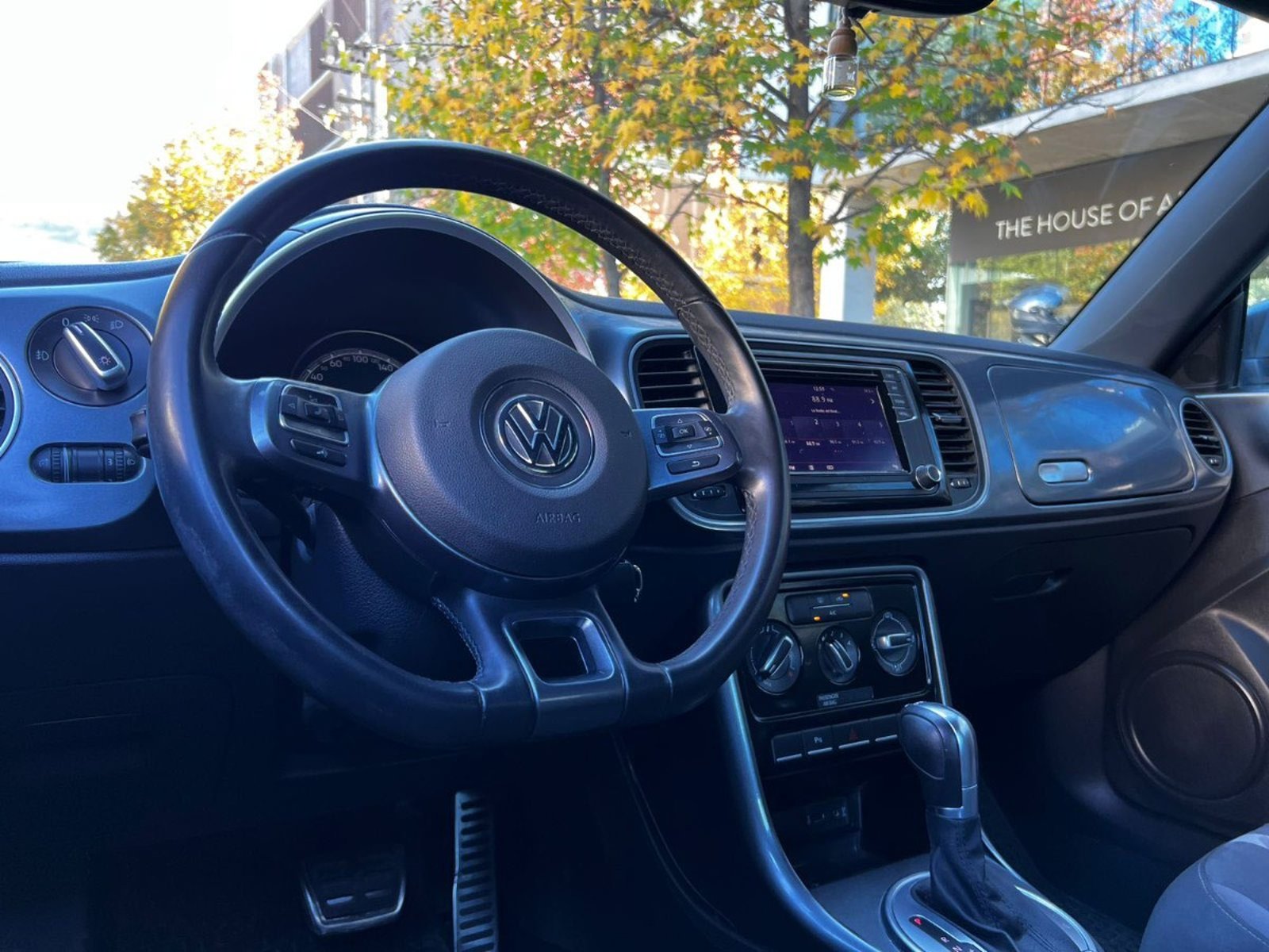 Volkswagen BEETLE COUPE 1.4 DSG 2020 - Imagen 8 de 10