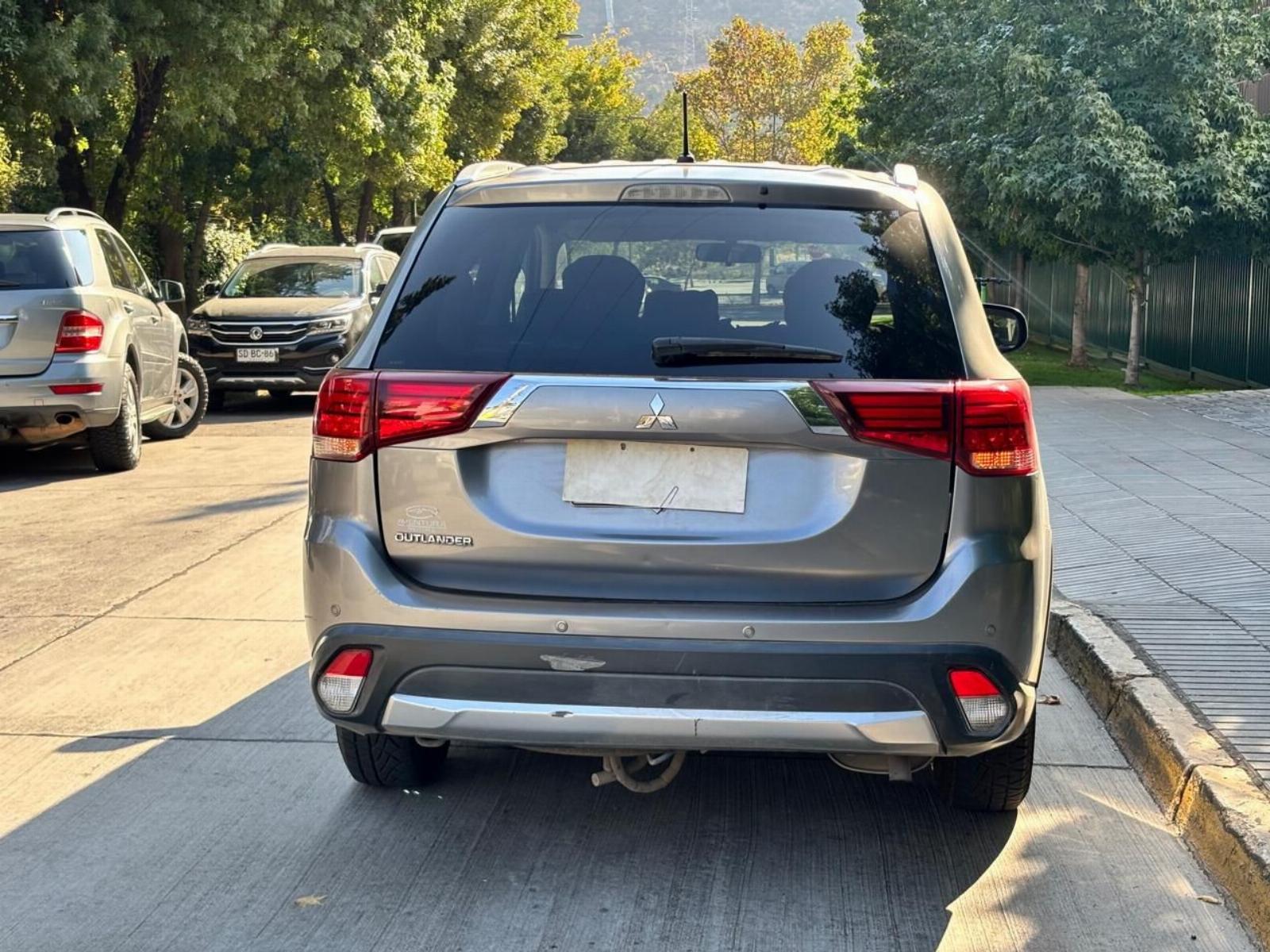 Mitsubishi OUTLANDER 2.0 MT 2016 - Foto 5 de 10