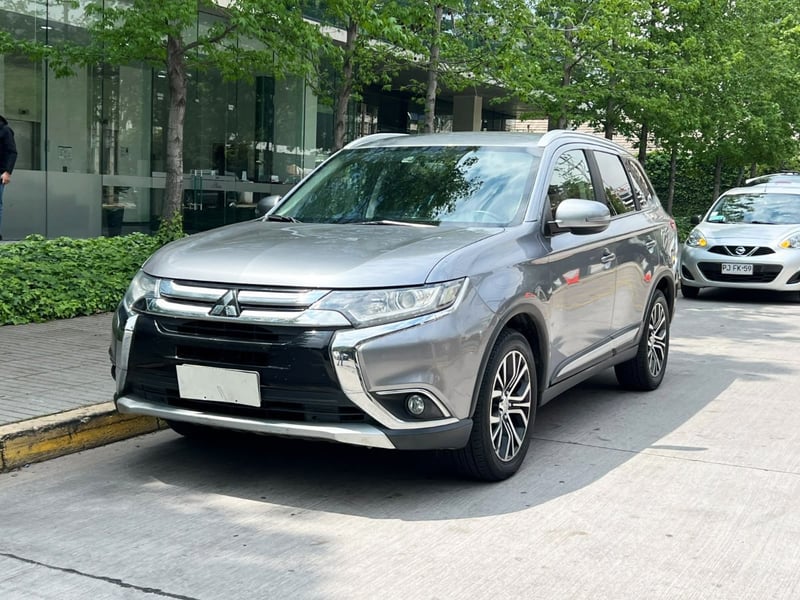 Mitsubishi OUTLANDER GLX 4X4 2.4 AT 2017 - Imagen 3 de 10