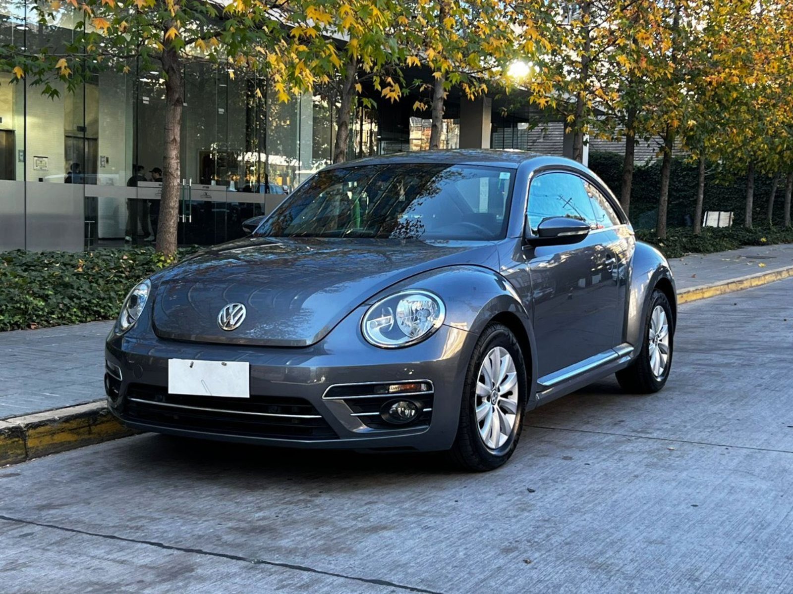 Volkswagen BEETLE COUPE 1.4 DSG 2020 - Imagen 3 de 10