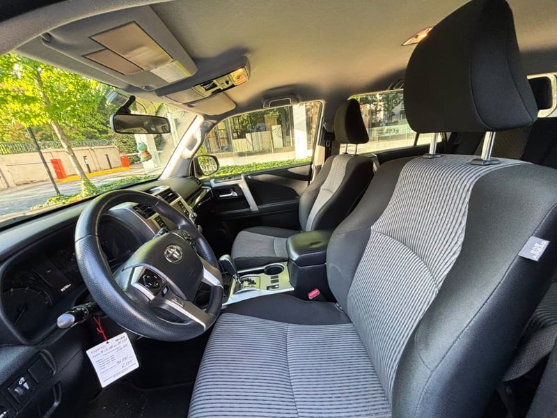 Toyota 4 RUNNER SR5 AT 4x2 2022 - Imagen 7 de 10