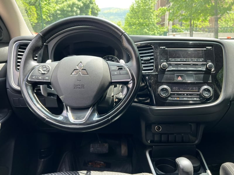 Mitsubishi OUTLANDER GLX 4X4 2.4 AT 2017 - Imagen 9 de 10
