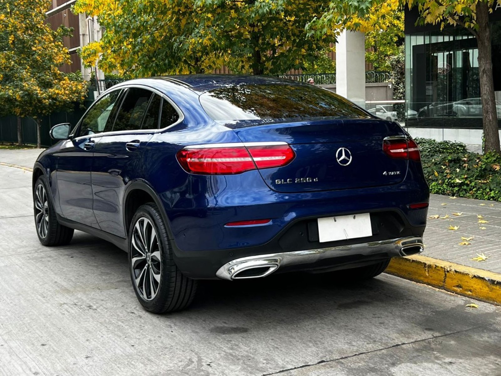 Mercedes-Benz GLC 250 D COUPE 4MATIC 2018 - Imagen 4 de 10