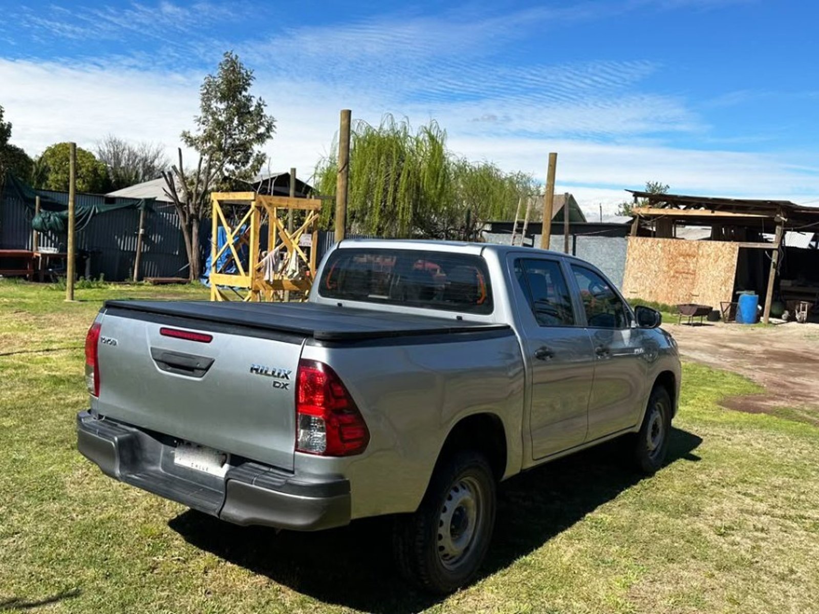 Toyota HILUX DX 2.4 MT 4x2 2021 - Foto 3 de 9