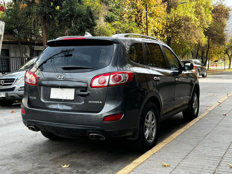 Hyundai SANTA FE GLS 2.4 MT 2011 - Imagen 4 de 10