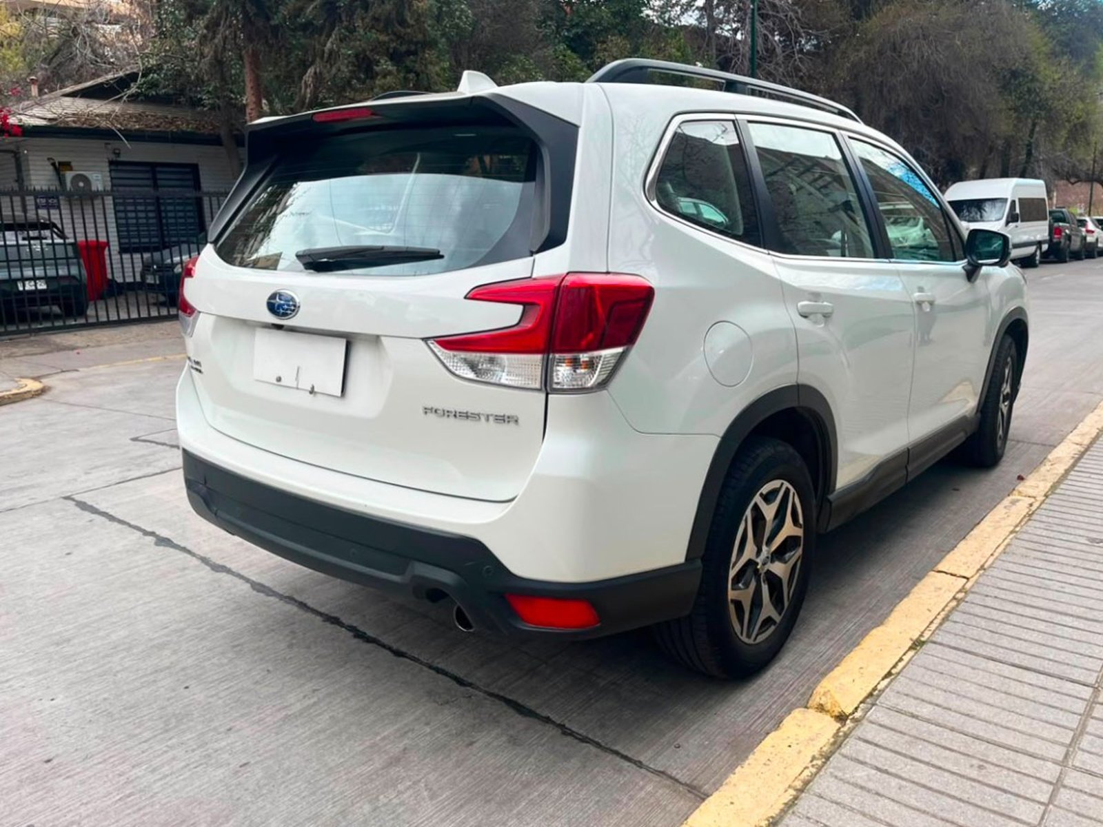 Subaru FORESTER AWD CVT 2.0 2020 - Imagen 6 de 10