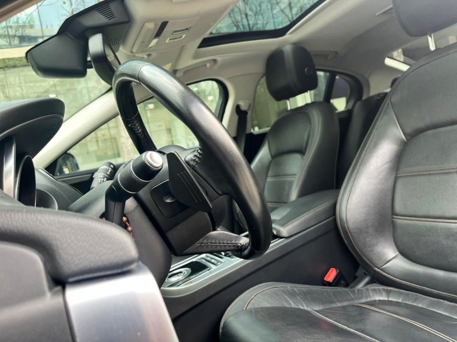 Jaguar XE PRESTIGE 2.0 DIESEL 2019 - Imagen 7 de 10