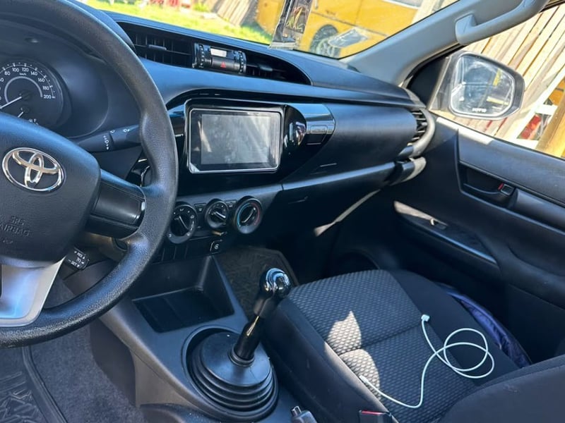 Toyota HILUX DX 2.4 MT 4x2 2021 - Imagen 8 de 9