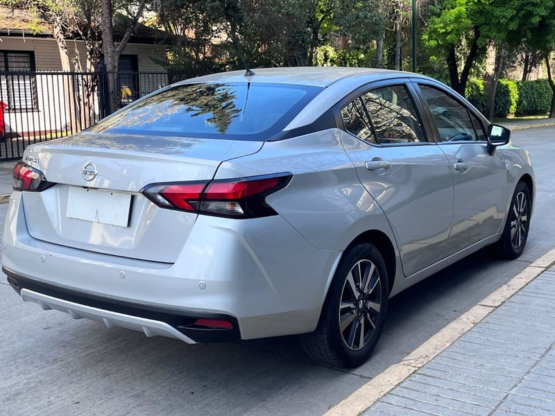 Nissan VERSA ADVANCE 1.6 MT 2022 - Imagen 3 de 9