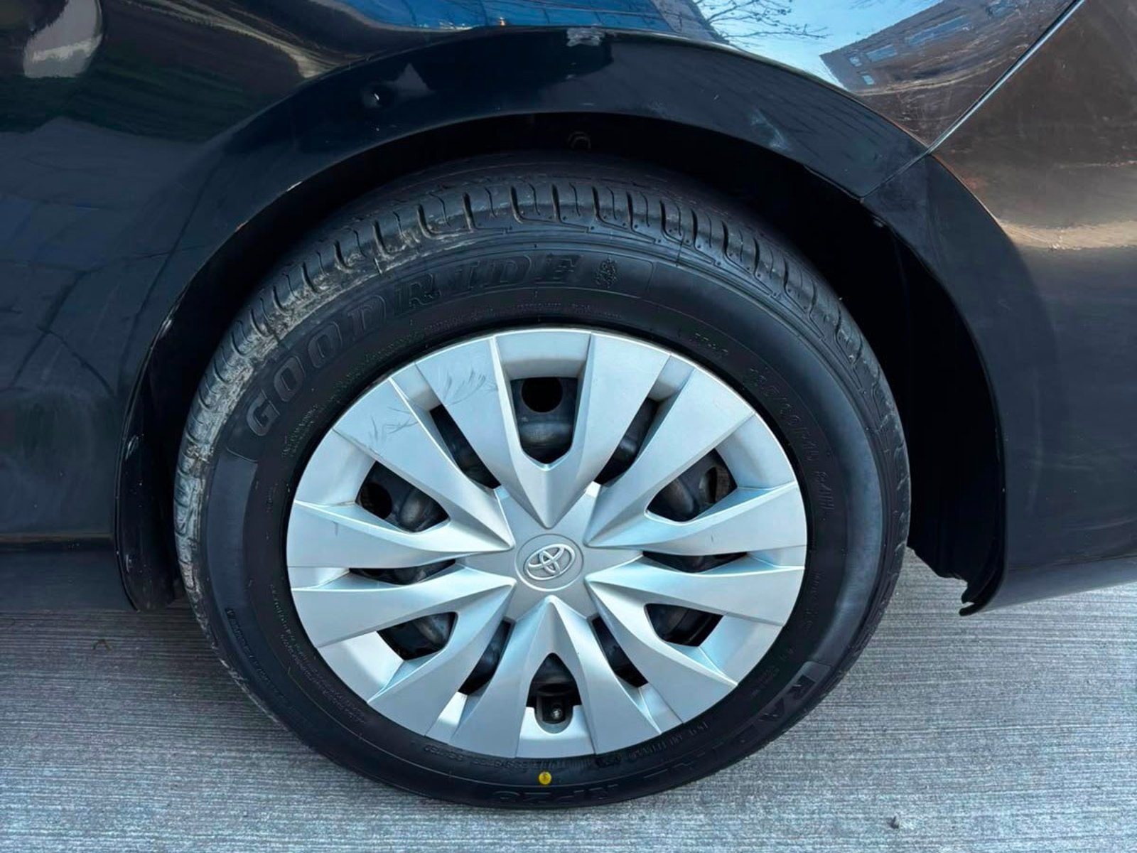 Toyota YARIS GLI 1.5 MT 2022 - Imagen 9 de 9