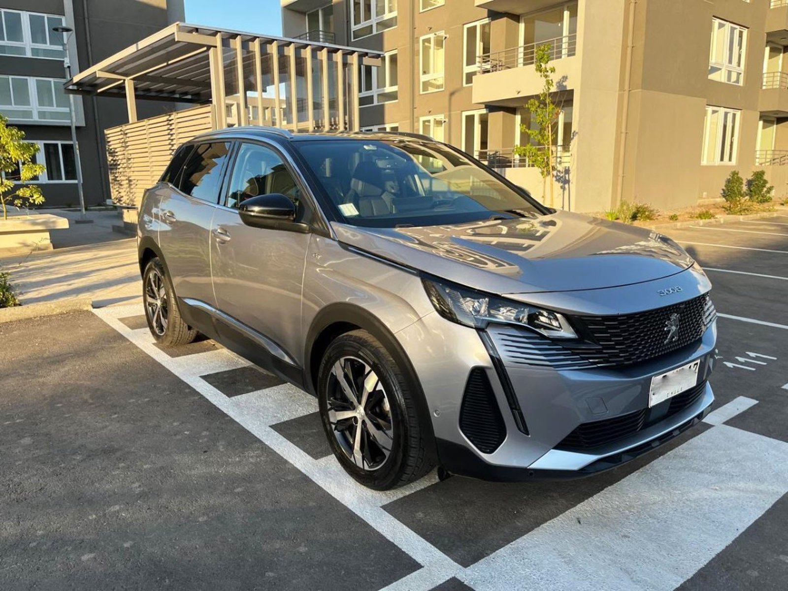 Peugeot 3008 GT EAT8 1.6 AT 2022 - Imagen 3 de 10