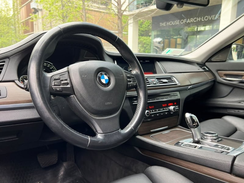 BMW 750 LI 4.4 2014 - Imagen 9 de 10