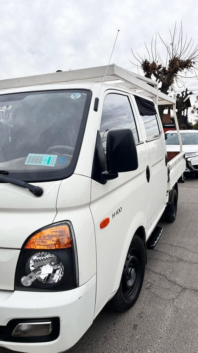 Hyundai PORTER GL 2.5 MT 2020 - Imagen 3 de 10