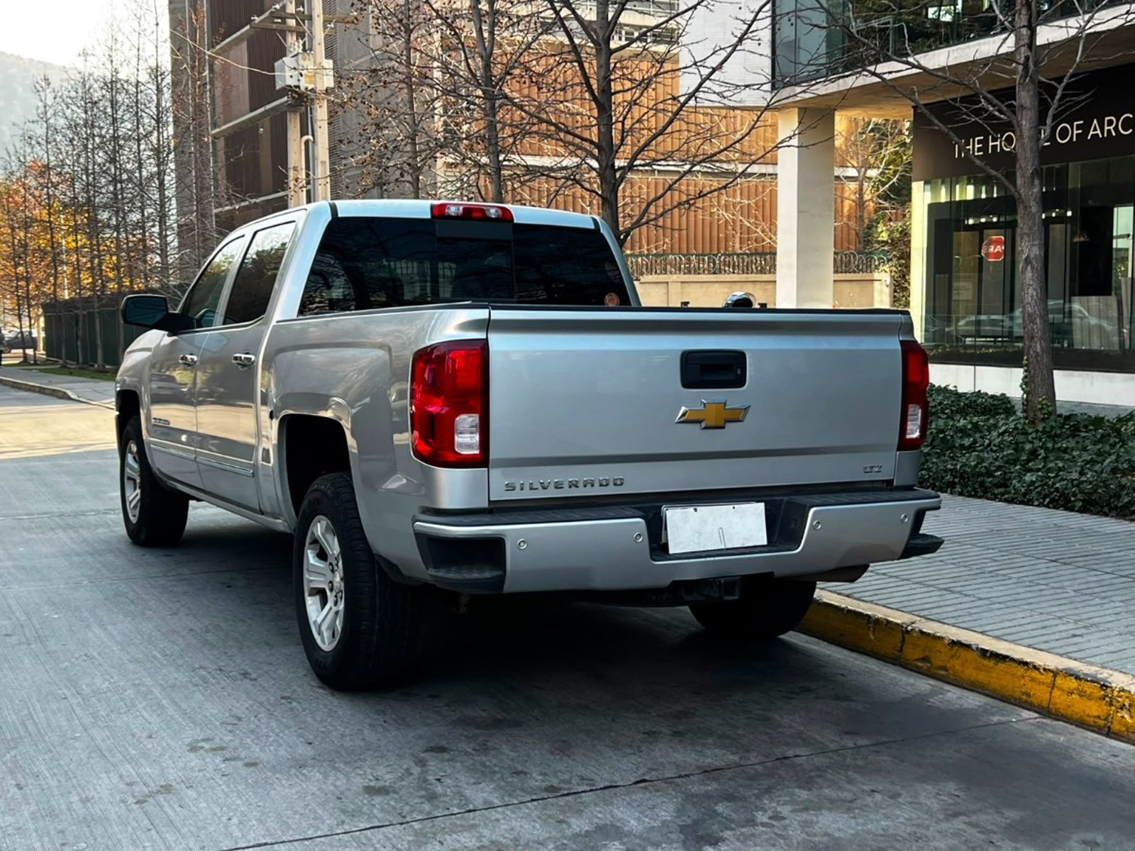 CHEVROLET SILVERADO LTZ 4X4 5.3 2019 - Foto 4 de 8