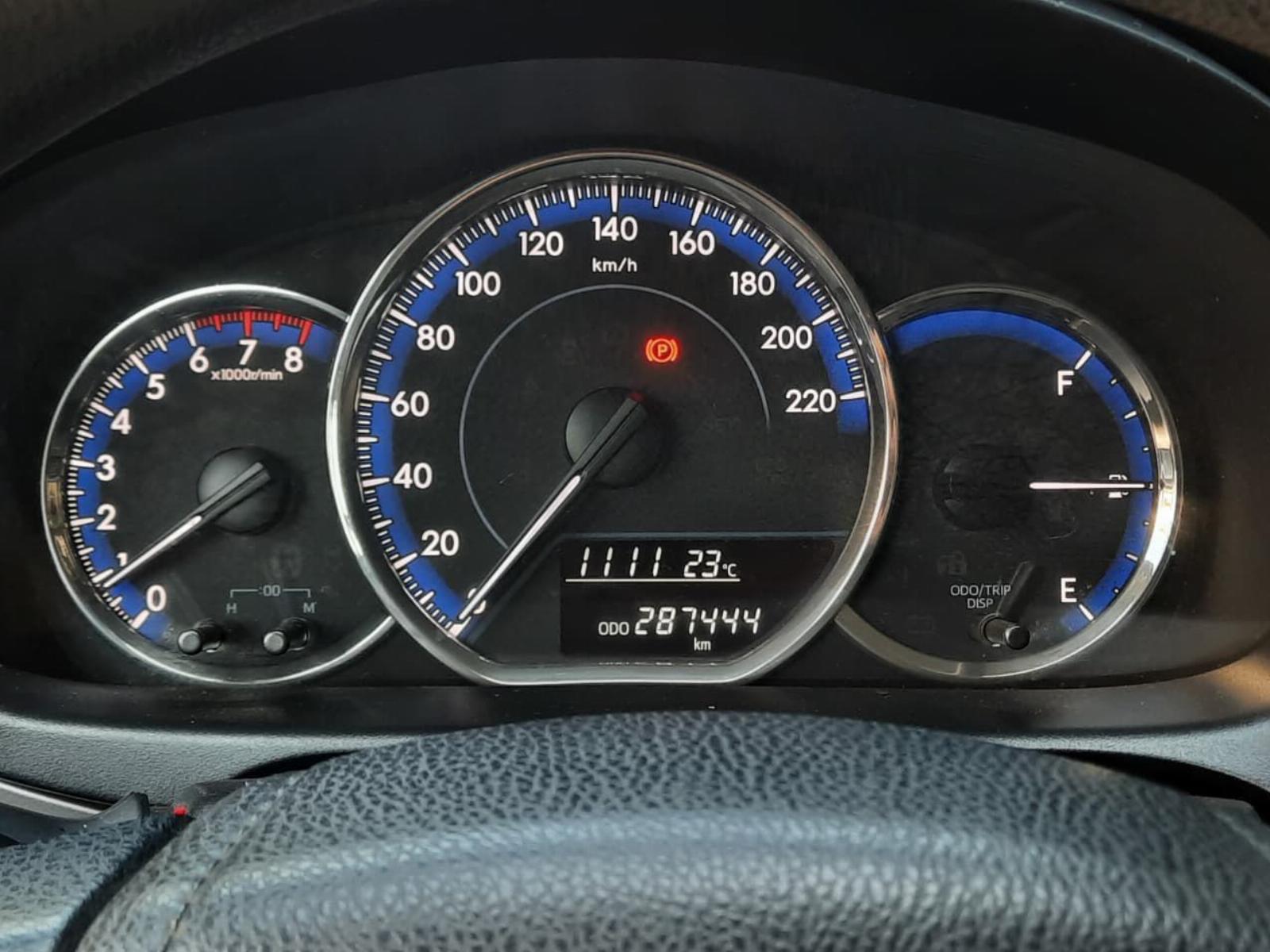 Toyota YARIS GLI 1.5 MT 2019 - Imagen 8 de 10