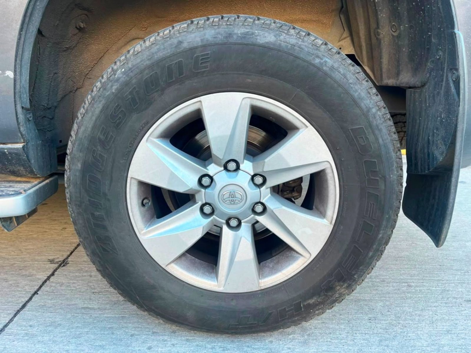 Toyota LAND CRUISER PRADO VX 4.0 2023 - Imagen 8 de 10