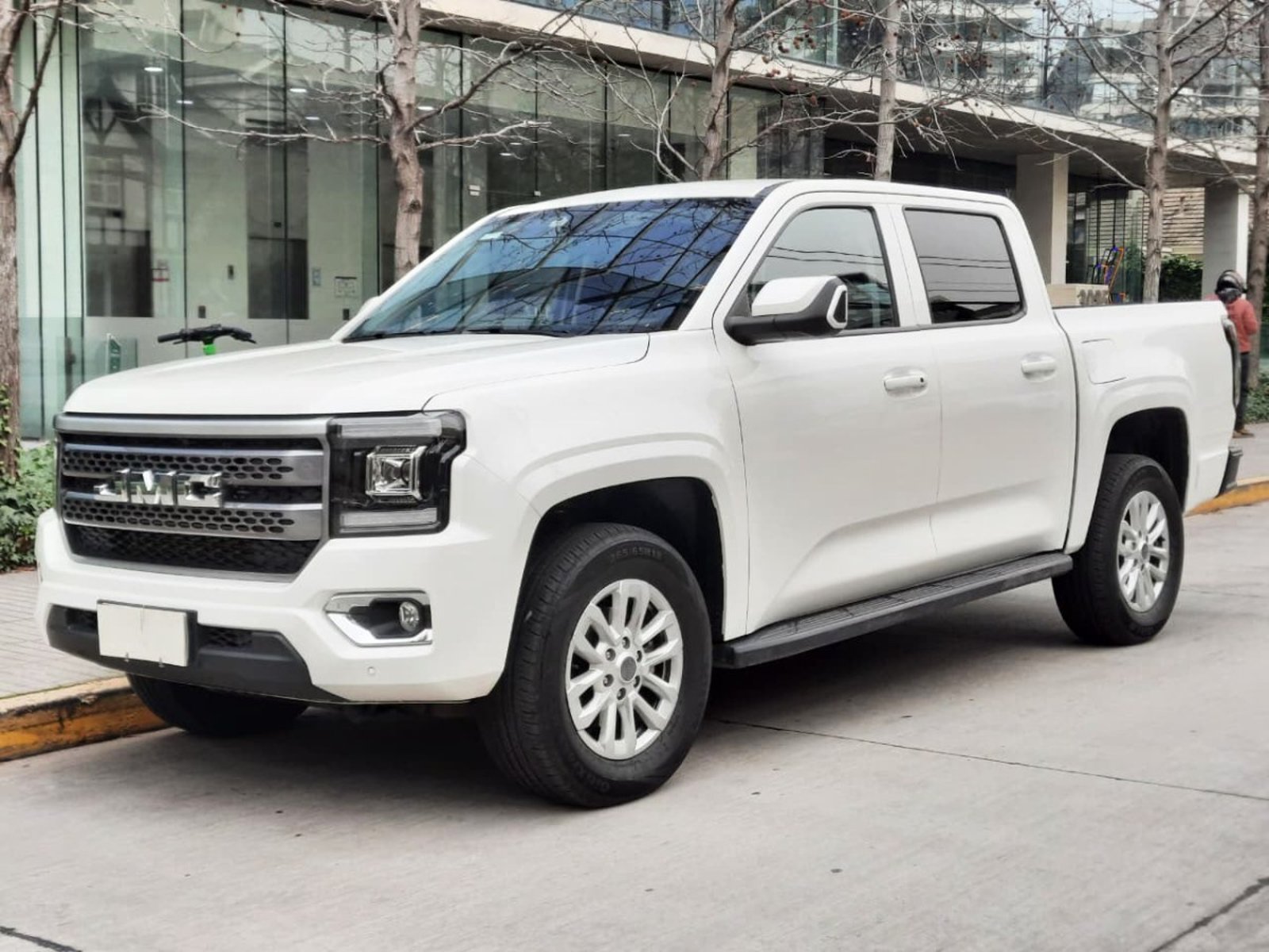 JMC GRAND AVENUE DIESEL AT 4x4 2025 - Foto 2 de 10