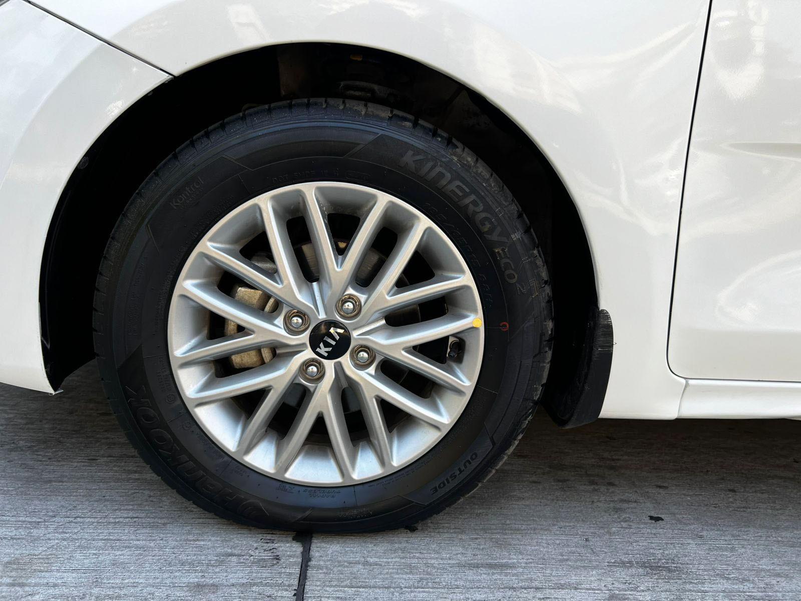 Kia RÍO 5 EX 1.4 AT 2022 - Imagen 8 de 10
