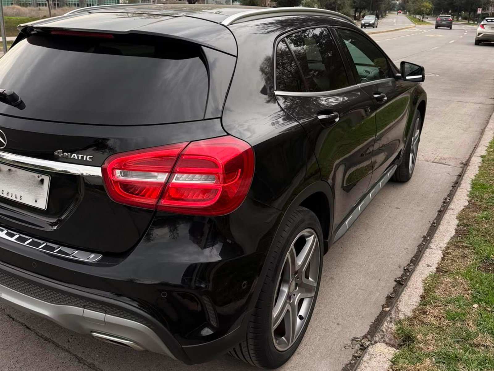 Mercedes-Benz GLA 250 4MATIC 2.0 2017 - Foto 3 de 10