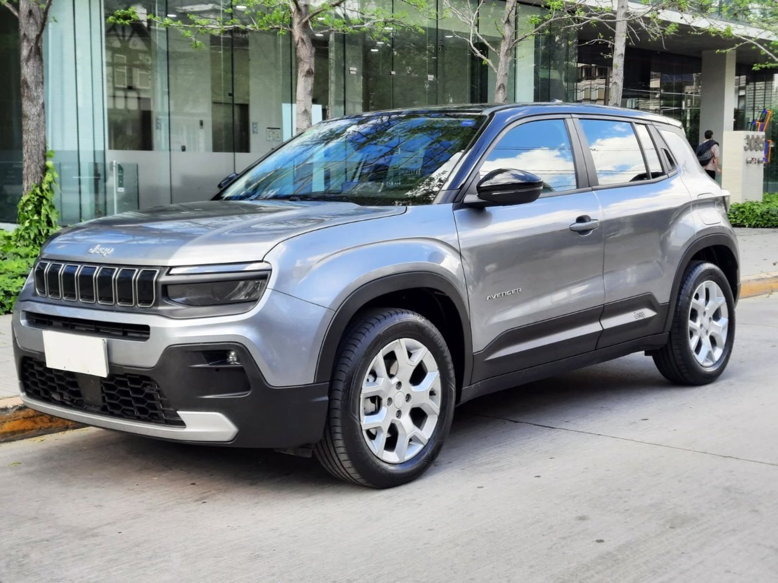 Jeep AVENGER ALTITUDE 4x4 HÍBRIDO 2025 - Foto 2 de 10