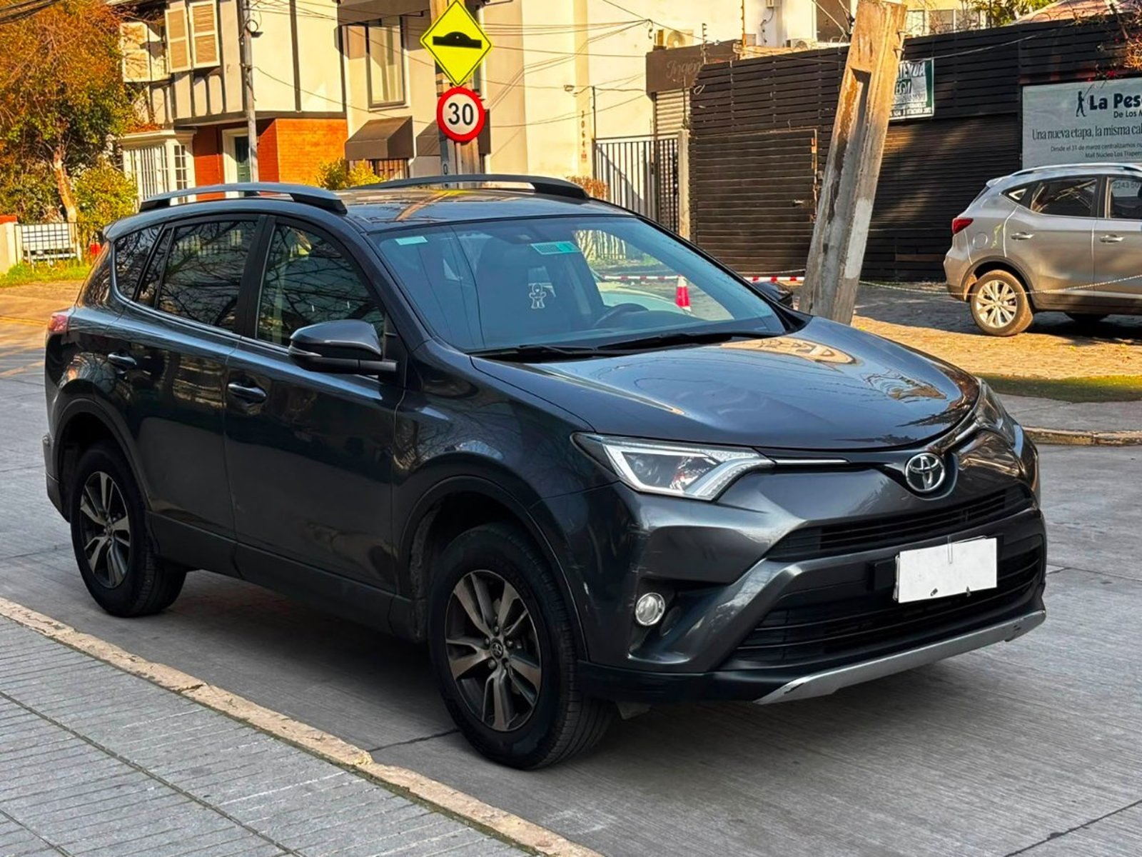 Toyota RAV 4 SUPER LUJO 2.0 AT 2018 - Foto 3 de 10