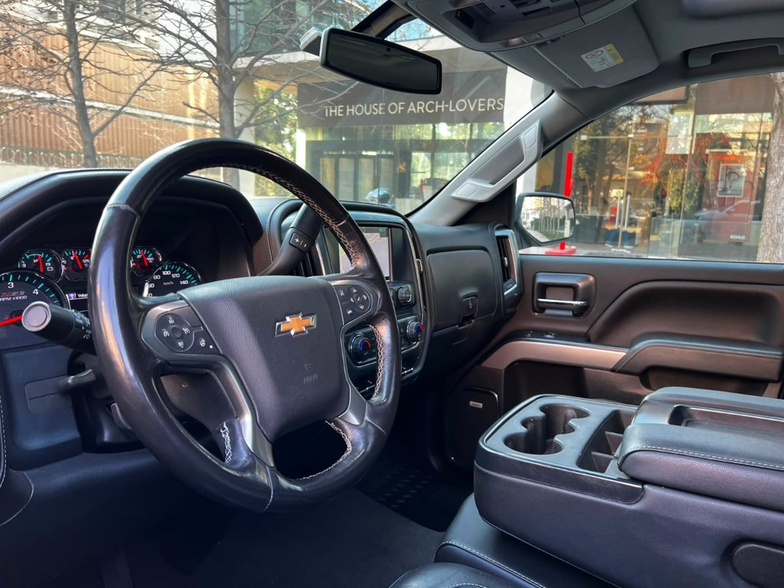 CHEVROLET SILVERADO LTZ 4X4 5.3 2019 - Imagen 8 de 8