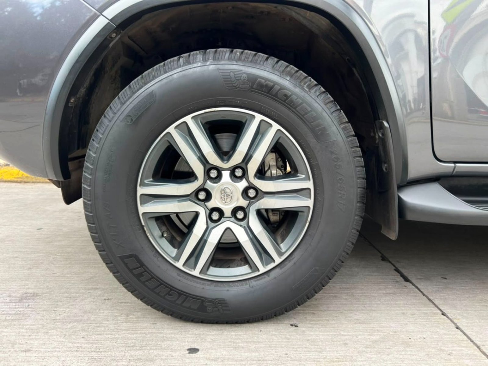 Toyota FORTUNER SR5 2.7 2018 - Imagen 8 de 10