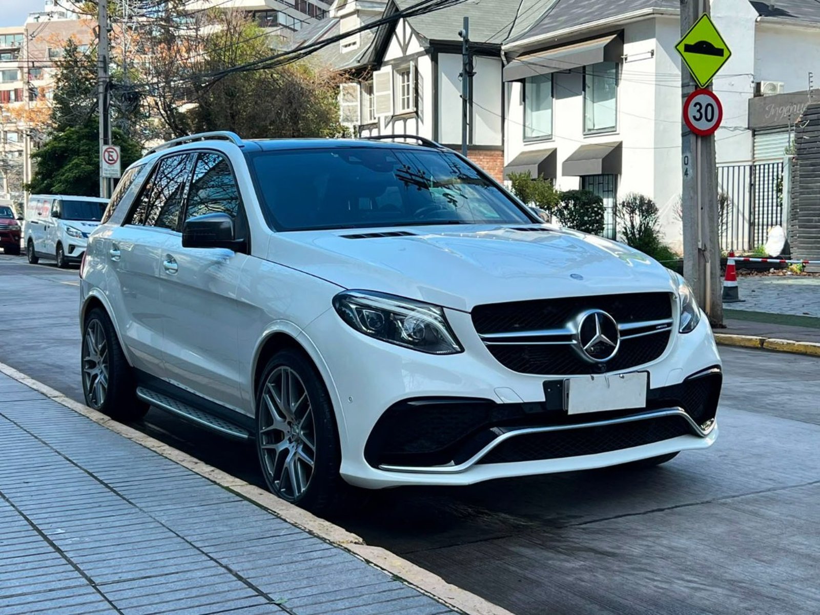 Mercedes-Benz GLC 63 V8 BITURBO 2017 - Imagen 3 de 10