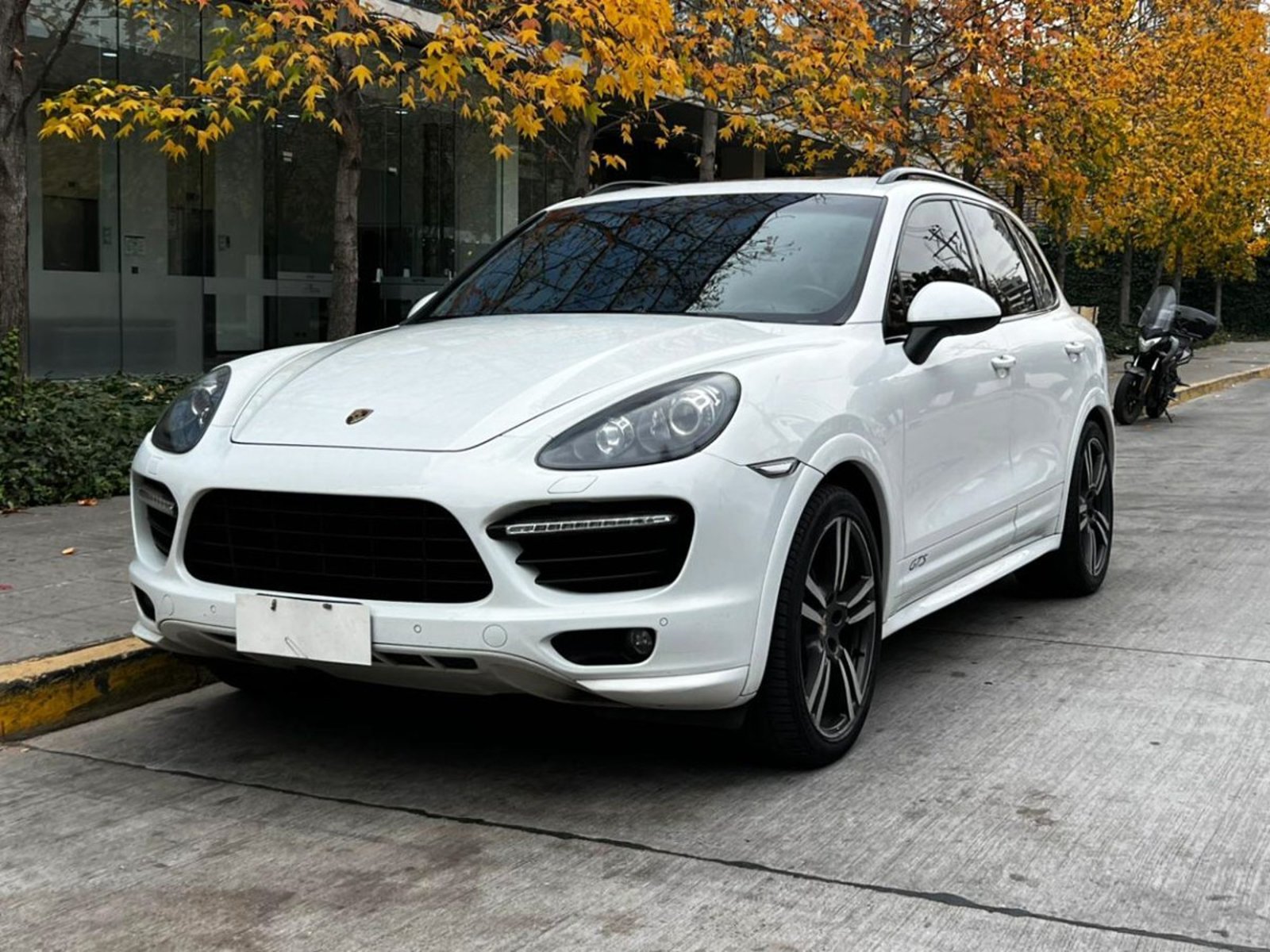 Porsche CAYENNE GTS 4.8 2013 - Foto 2 de 10