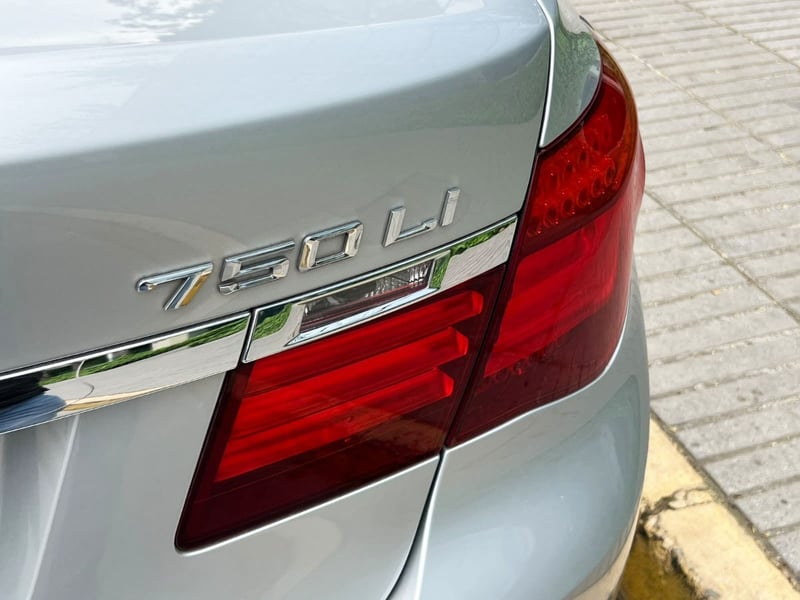 BMW 750 LI 4.4 2014 - Imagen 7 de 10