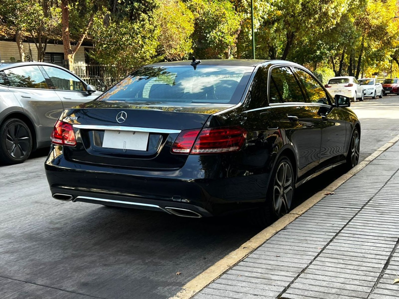 Mercedes-Benz E200 2015 - Foto 4 de 10
