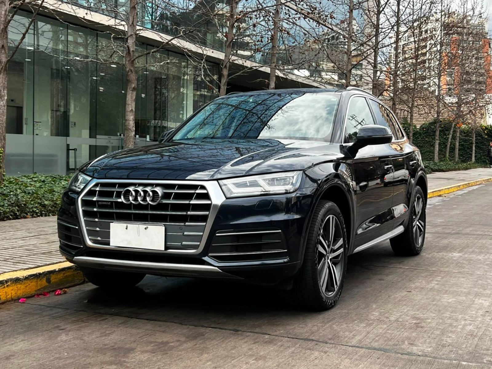 Audi Q5 45 TFSI 2.0 TURBO 2020 - Foto 3 de 10