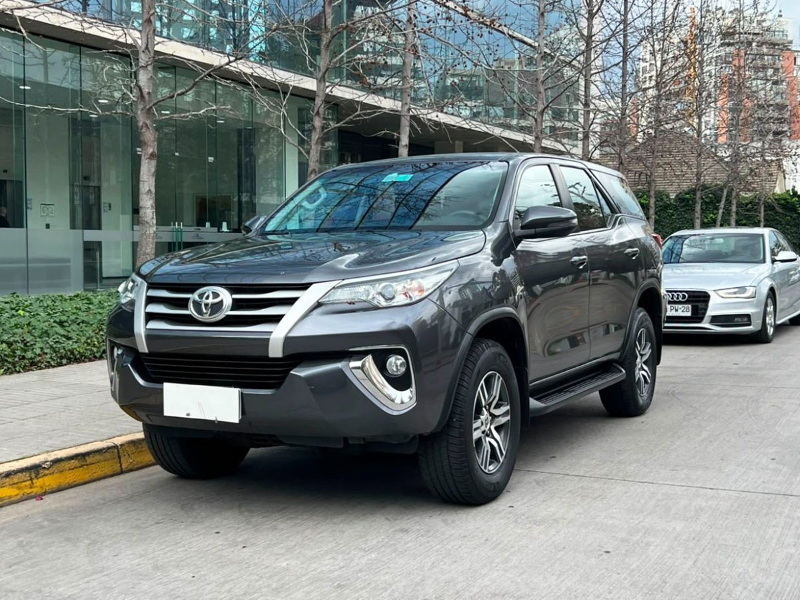 Toyota FORTUNER SR5 2.7 2018 - Foto 2 de 10