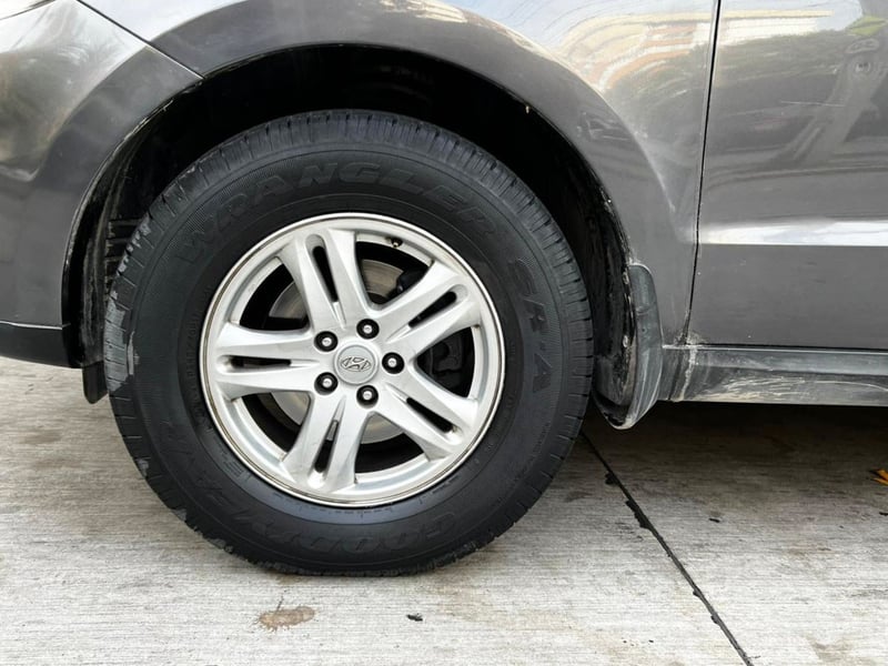 Hyundai SANTA FE GLS 2.4 MT 2011 - Imagen 7 de 10