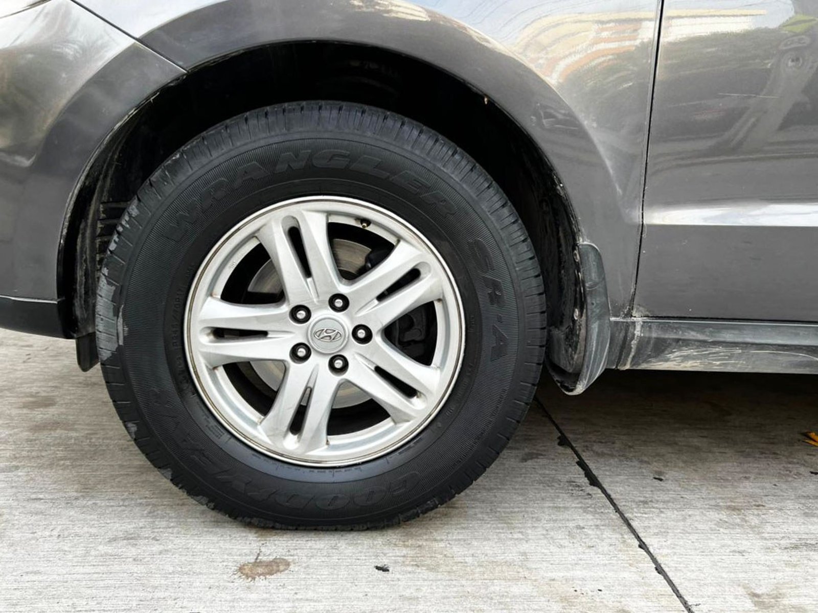 Hyundai SANTA FE GLS 2.4 MT 2011 - Imagen 7 de 10