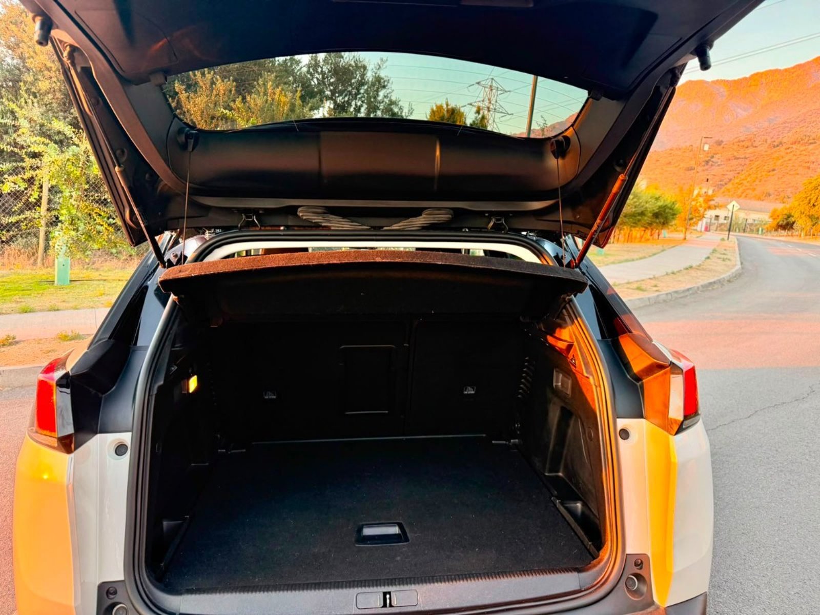 Peugeot 3008 BLUE HDI 1.5 AT 2023 - Imagen 6 de 9