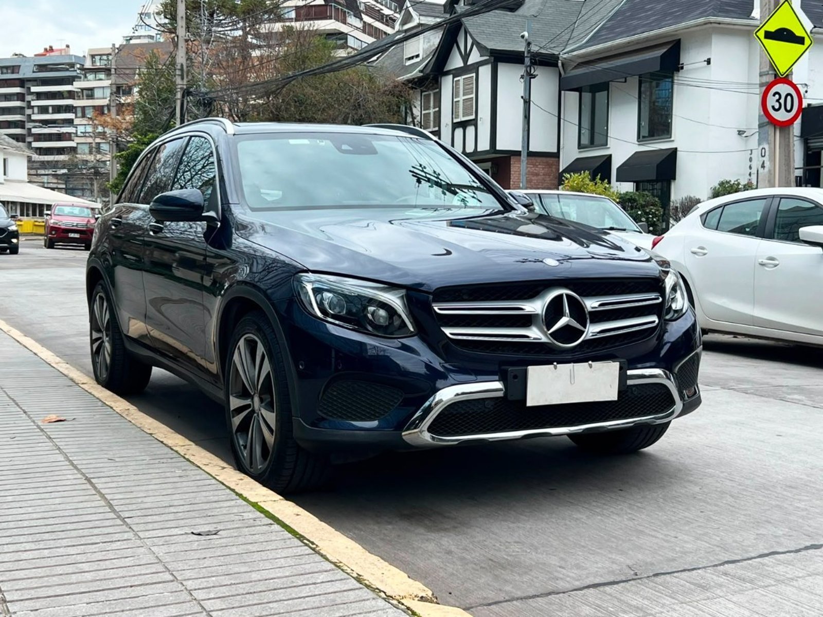 Mercedes-Benz GLC 250 4MATIC 2.0 2017 - Foto 2 de 10