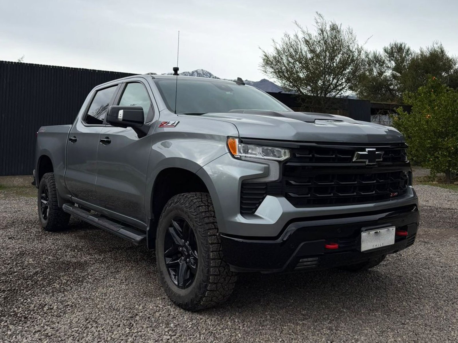 Chevrolet SILVERADO LT 4WD 5.3 2025 - Foto 2 de 10