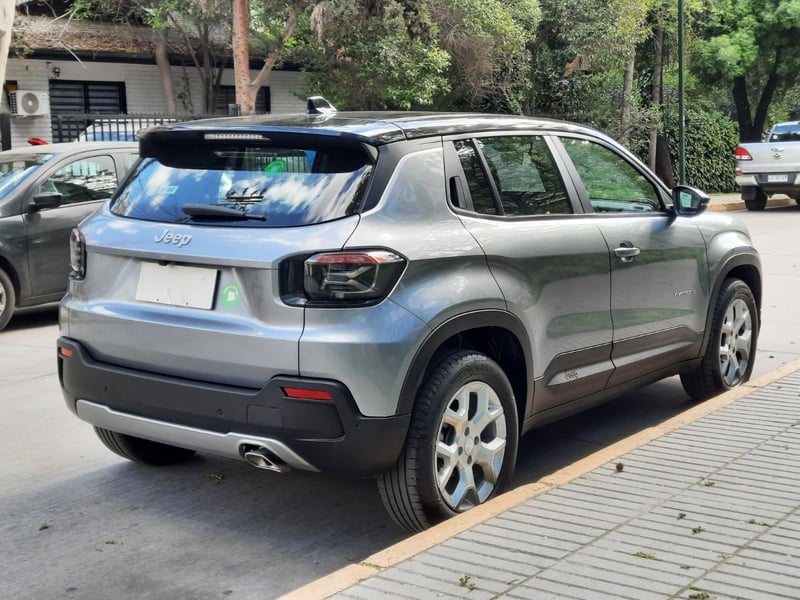Jeep AVENGER ALTITUDE 4x4 HÍBRIDO 2025 - Imagen 6 de 10