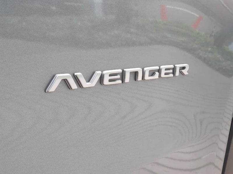Jeep AVENGER ALTITUDE 4x4 HÍBRIDO 2025 - Imagen 7 de 10