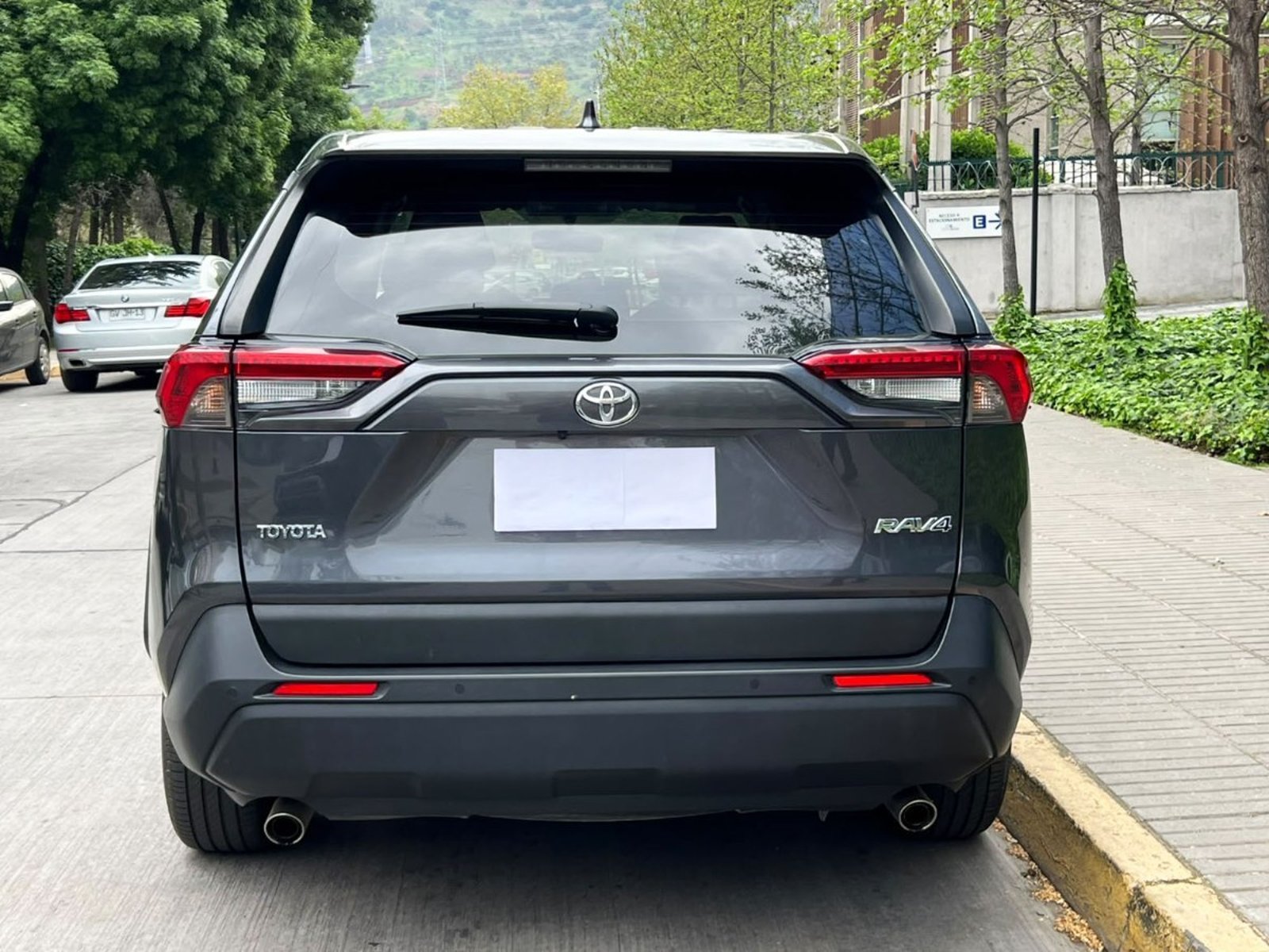 Toyota RAV 4 LE 2.0 MT 2022 - Foto 5 de 10
