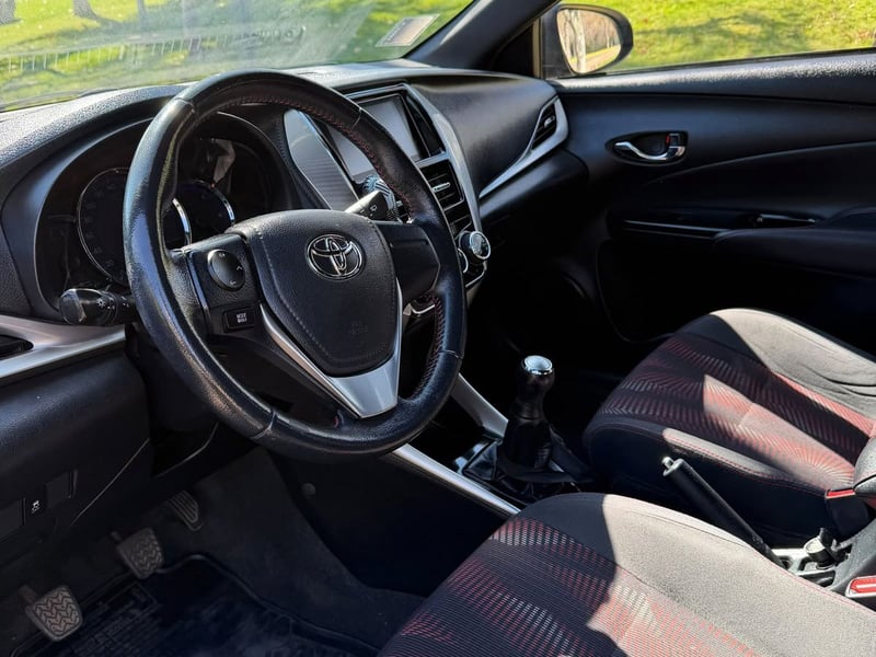 Toyota YARIS SPORT 1.5 MT 2021 - Imagen 6 de 10