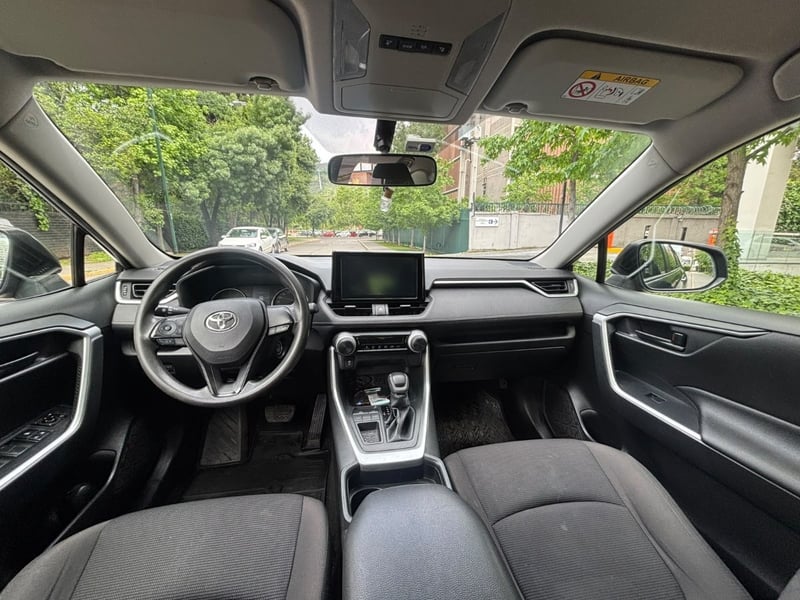 Toyota RAV 4 LE 2.0 AT 2021 - Imagen 8 de 10