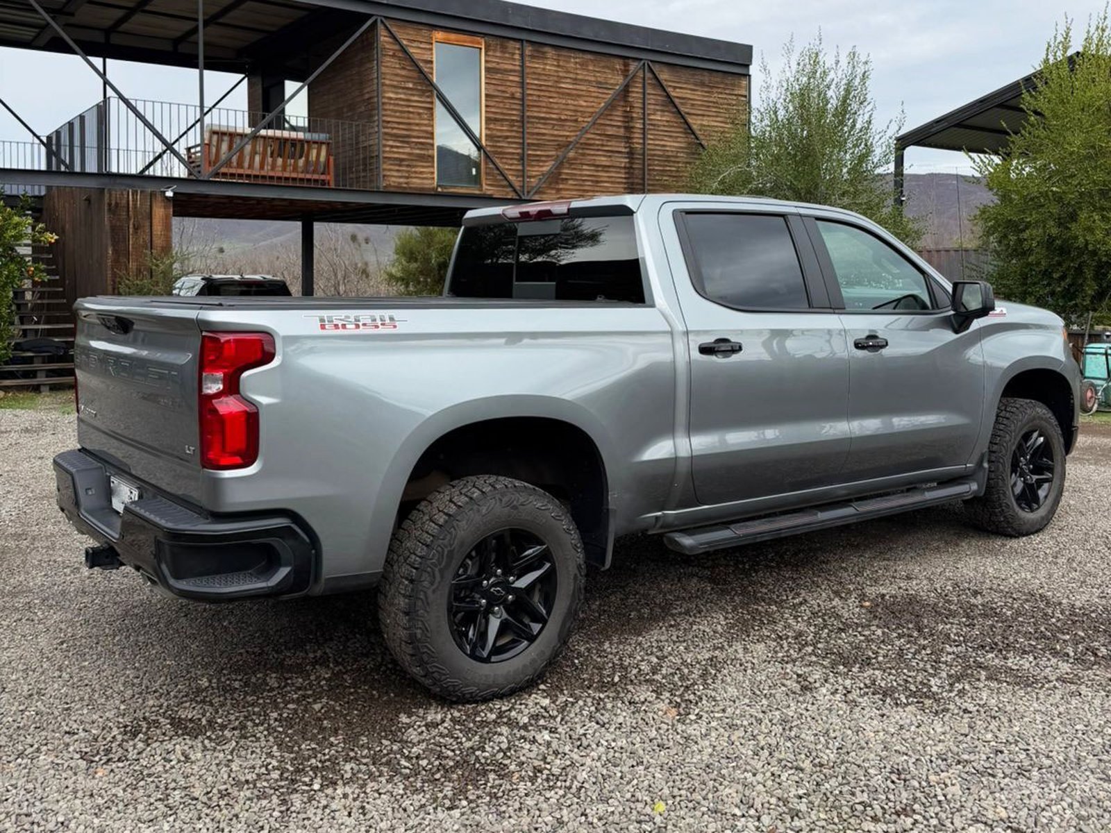 Chevrolet SILVERADO LT 4WD 5.3 2025 - Foto 4 de 10