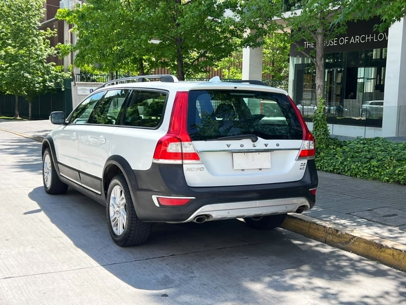 Volvo XC70 D5 COMFORT DIESEL AWD 2017 - Imagen 4 de 10